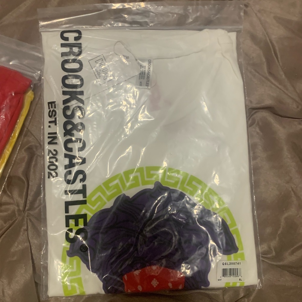 ⛓️Crooks & Castles Tee - Picture 2 of 2